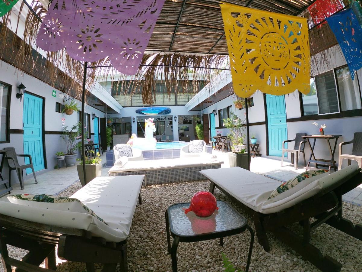 Hotel Perico Azul & Surf Camp Jacó Exteriör bild