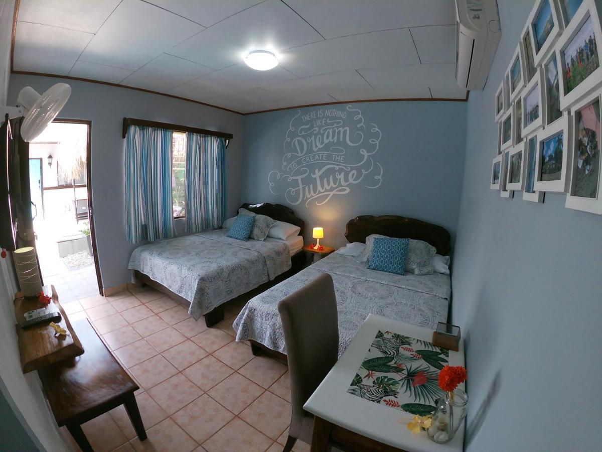 Hotel Perico Azul & Surf Camp Jacó Exteriör bild