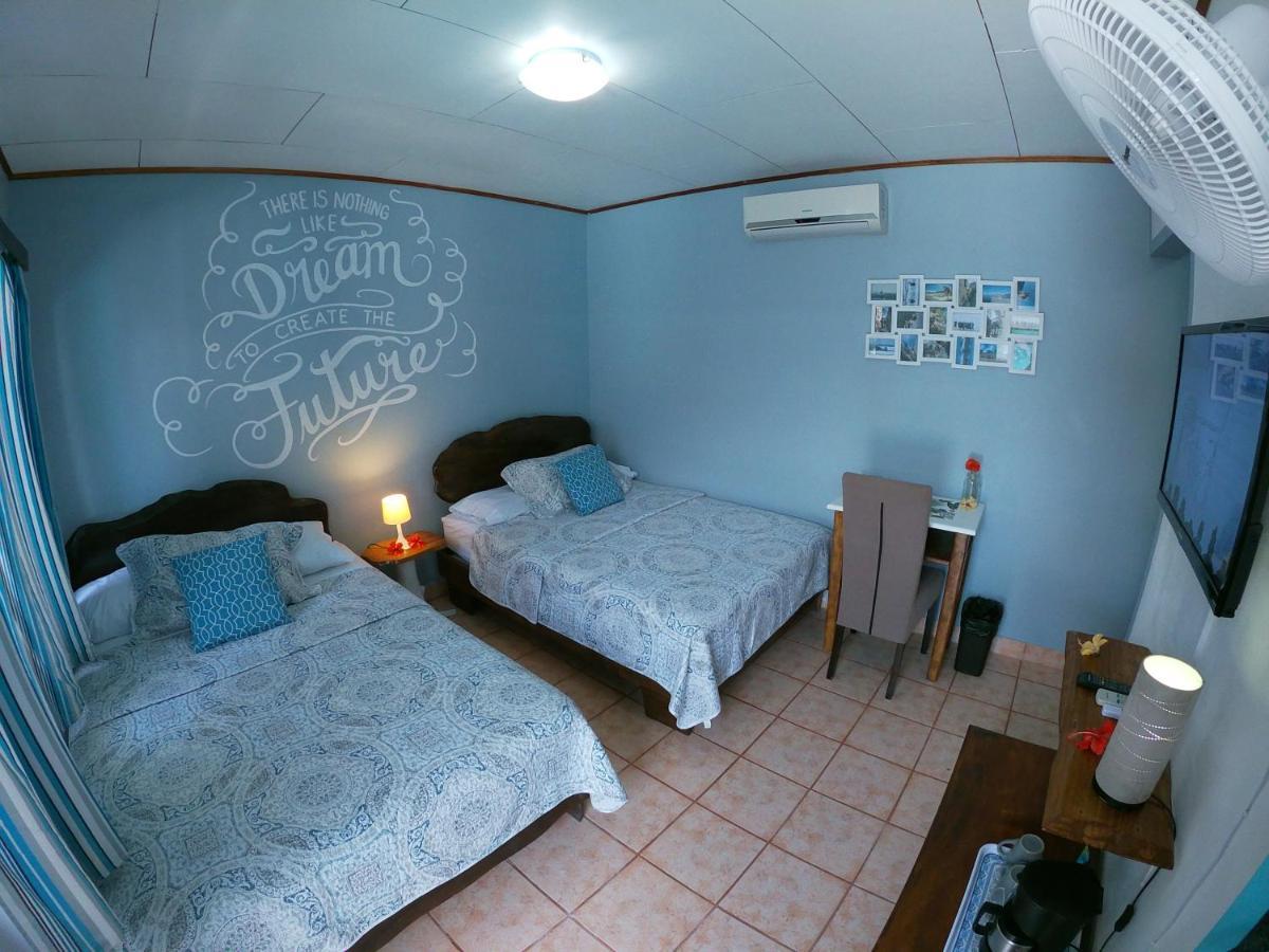 Hotel Perico Azul & Surf Camp Jacó Exteriör bild