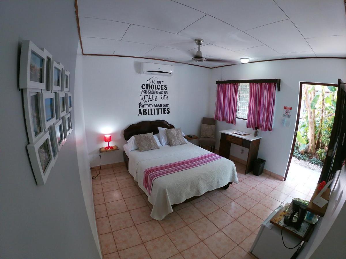 Hotel Perico Azul & Surf Camp Jacó Exteriör bild