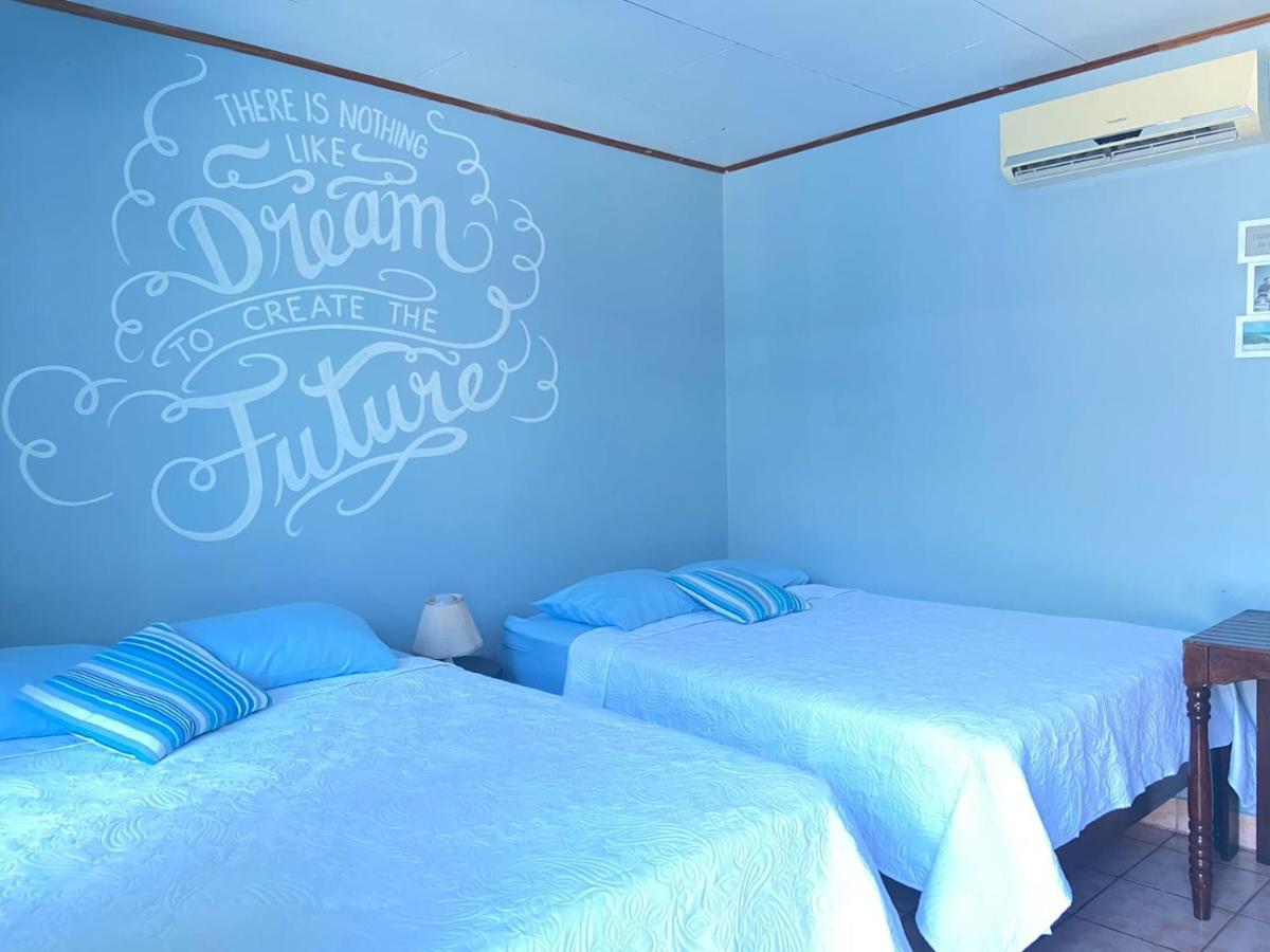 Hotel Perico Azul & Surf Camp Jacó Exteriör bild